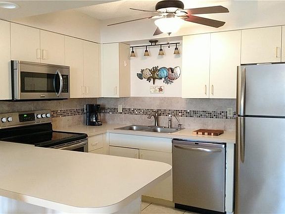 3rd image of 117 SE Village Dr #117