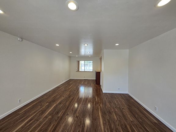 2nd image of 2659 Glen Loman Way