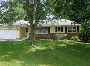 107 Short St, Hazleton, IA 50641