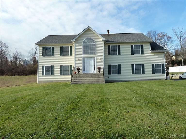 1st image of 13 Meadow Dr