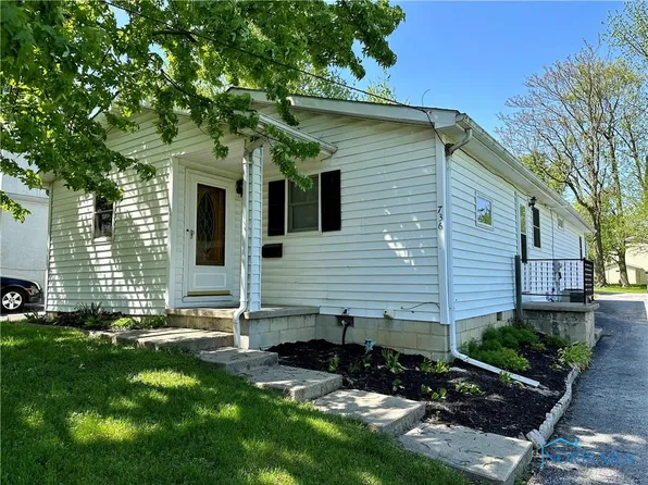 736 Howard St, Findlay, OH 45840