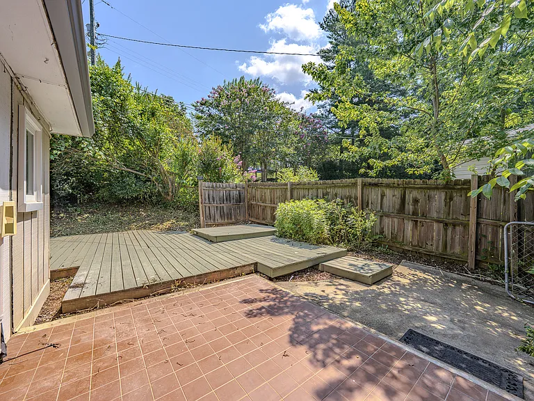 7 W Raleigh Rd #A — Photo 22