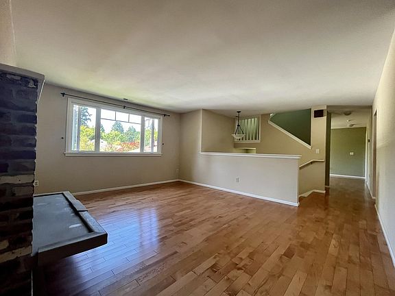 4th image of 11316 20th Ave NE
