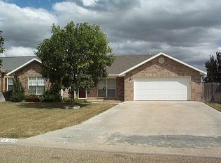 1933 Harbour Dr, Dalhart, TX 79022