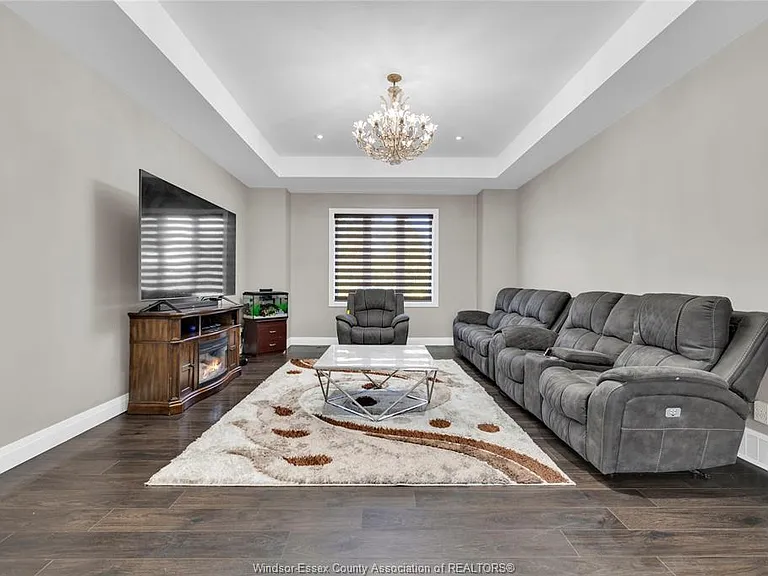 498 Sacred Heart Dr #UPPER — Photo 31