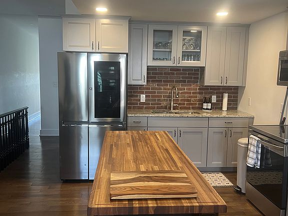 5th image of 228 Bridge St APT 1