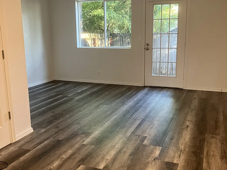 310 NE Terry Ln #2D — Photo 2