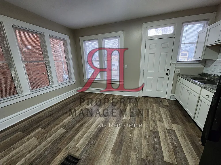 640 S Champion Ave — Photo 17