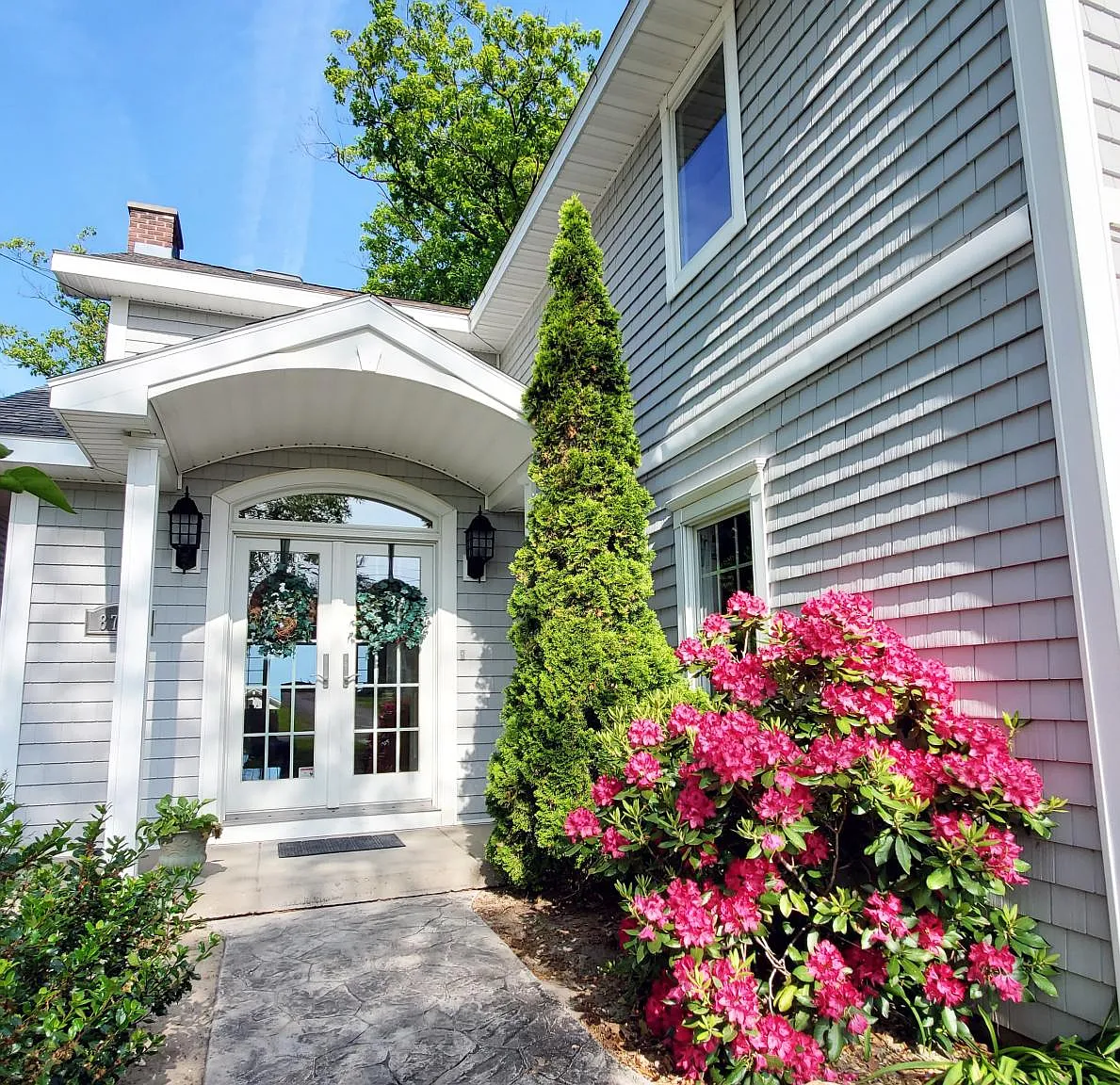8756 Lake Shore Rd — Photo 2