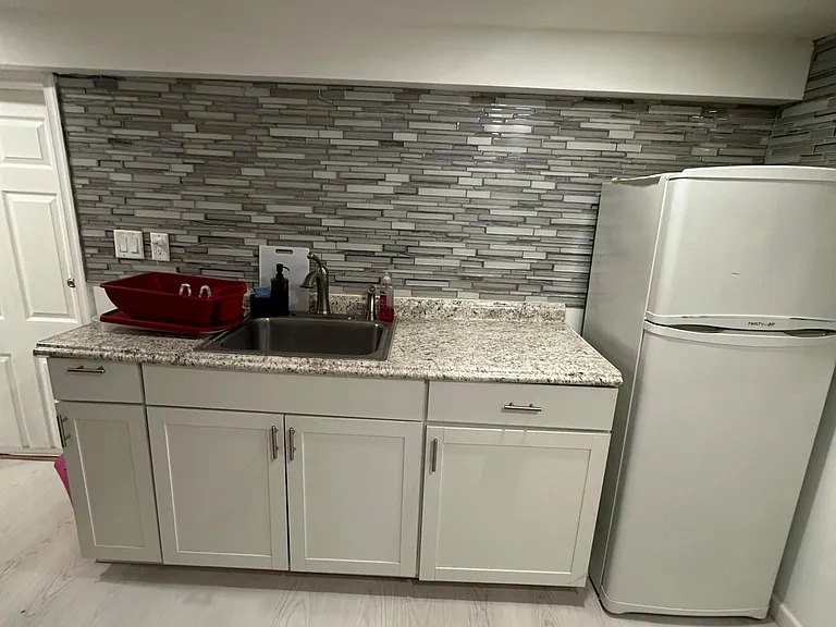319 Kennedy Blvd #B — Photo 7