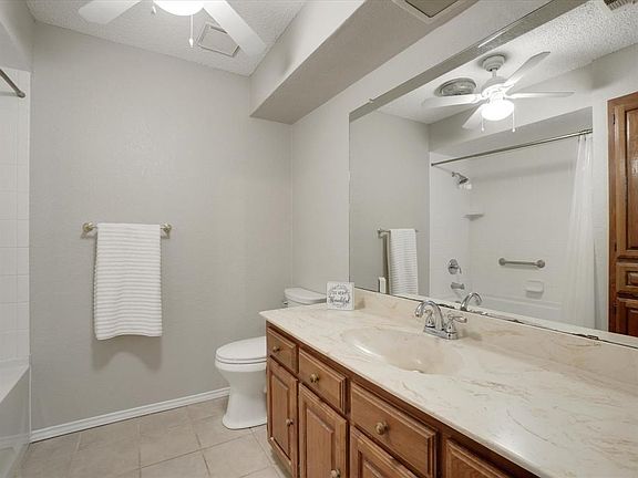 5th image of 1888 Hillcrest Dr