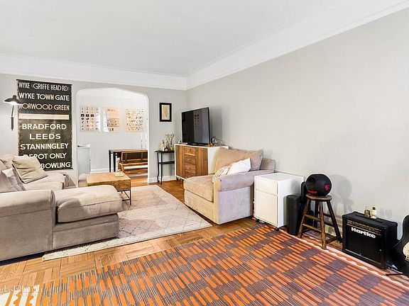2nd image of 81 Ocean Pkwy APT 4E