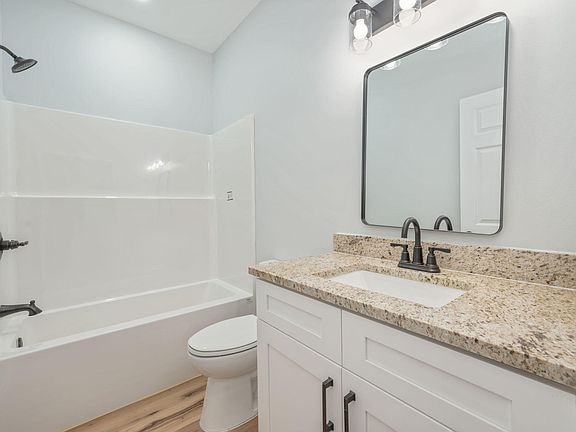 5th image of 175 Caswell Rd