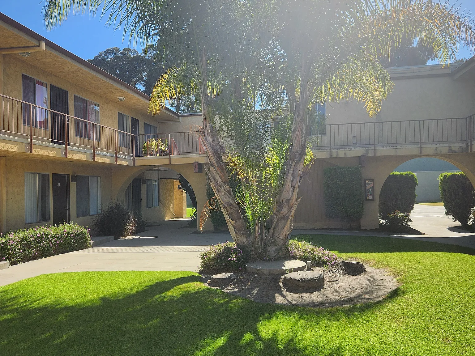 Glenwood Dr, Oxnard — Photo 1