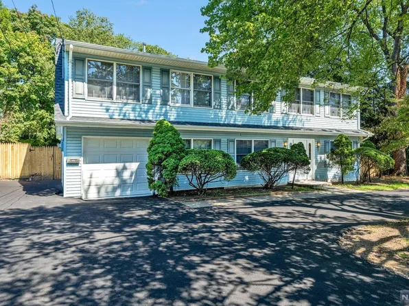 251 E Midland Ave, Paramus, NJ 07652