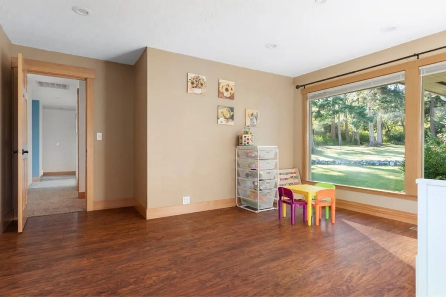 3 bed, 2.5 bath, $6,184 — Photo 3