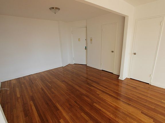 5th image of 5115 Van Kleeck St #3C