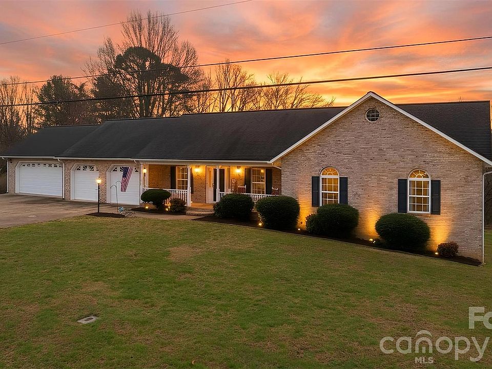 1st image of 201 Midway Park Ln