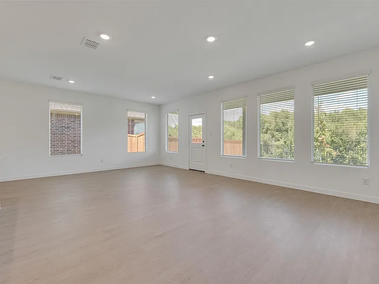 1900 Monchino Pl — Photo 6