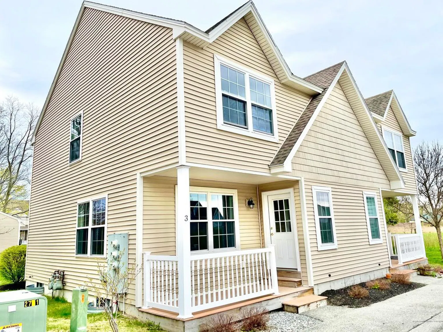 3 bed, 1279 sqft, $3,000 — Photo 3