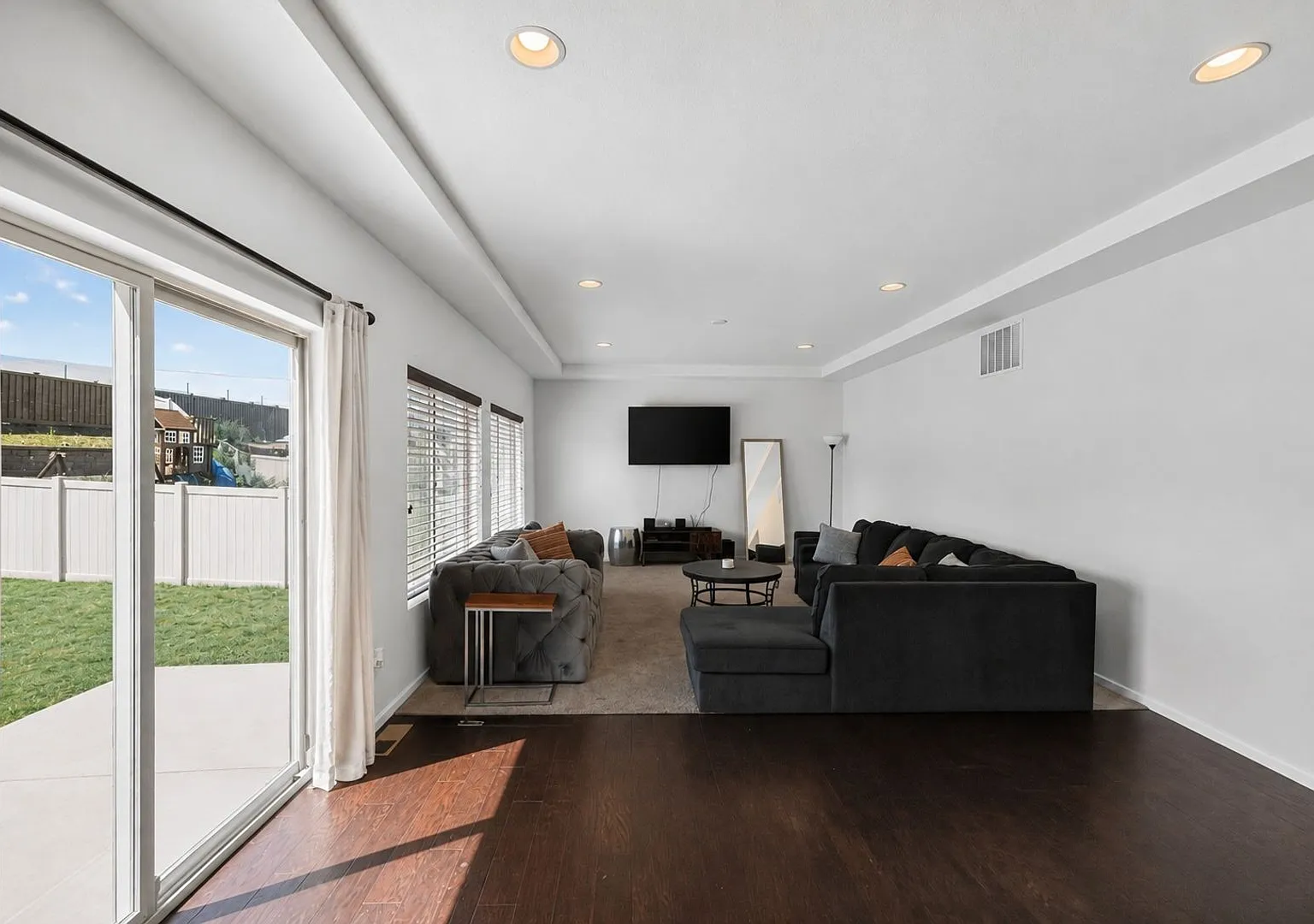 Spacious 4BR Denver Home | Furnished or Unfurnished | Flexible Lease Length — Photo 4