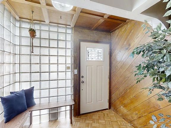 3rd image of 1606 W Union St