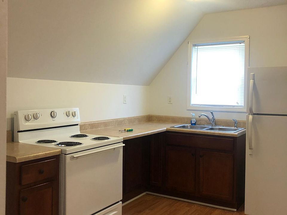 1st image of 1770 Crestview Dr