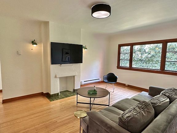 4th image of 2717 Franklin Ave E APT 202