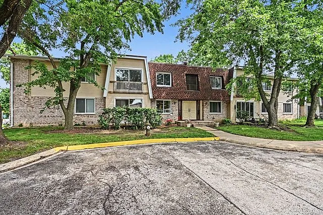 2 bed, 1150 sqft, $2,200 — Photo 1