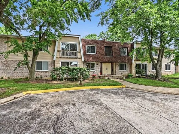 2920 Roberts Dr, Woodridge, IL