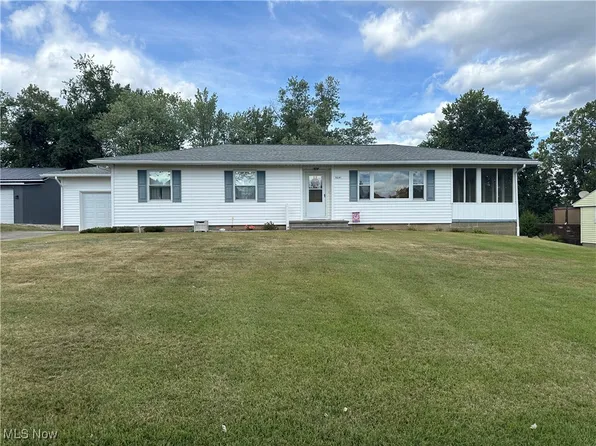 6041 Skyline Dr, Cambridge, OH 43725