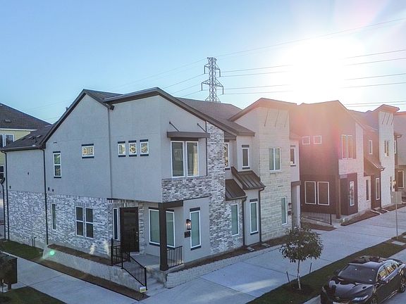 4th image of 900 Meadowcrest Dr #900