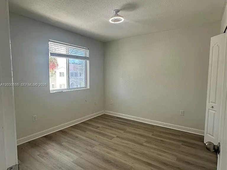 2330 SE 10th St #2330 — Photo 15