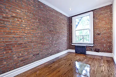 Rented by R New York