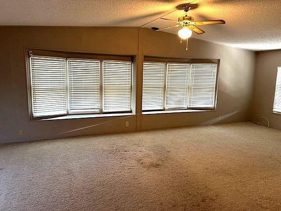 5th image of 1025 Dewitt St