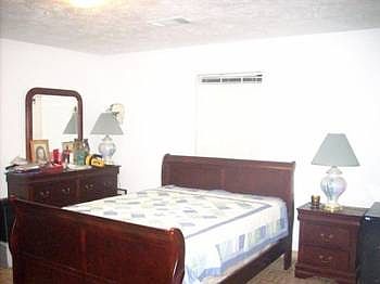 4th image of 206 Spence Ln