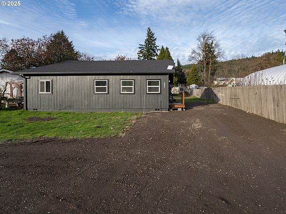 2nd image of 47875 Elgin Ave