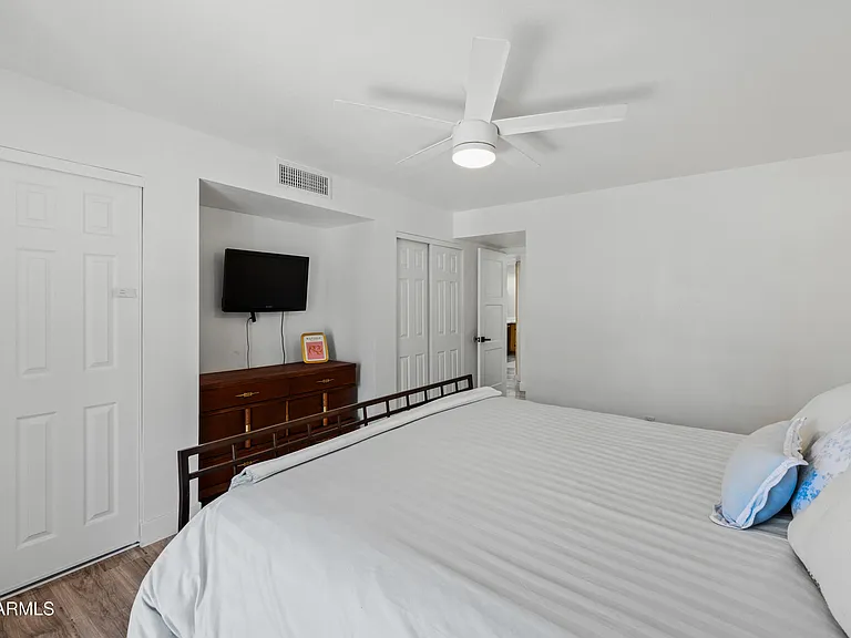 1010 E Osborn Rd #E — Photo 16