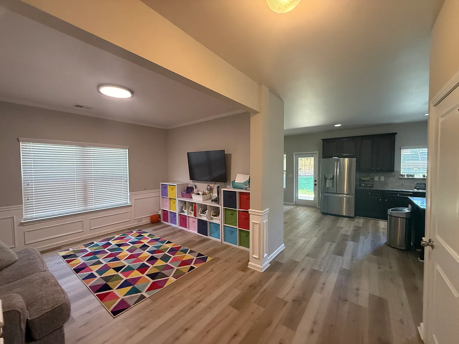 6 bed, 3758 sqft, $4,450 — Photo 3