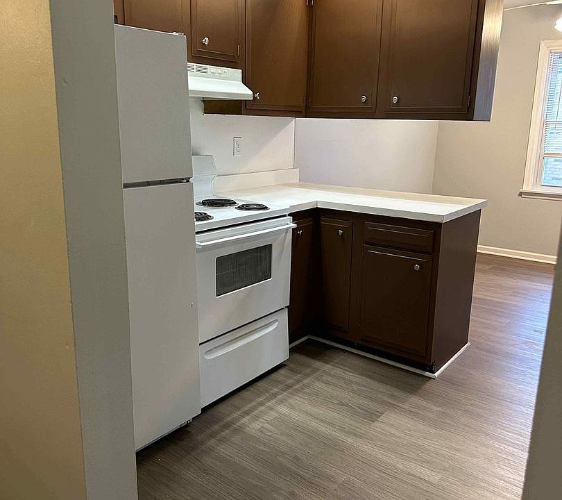 1st image of 125 Berwick Dr APT R