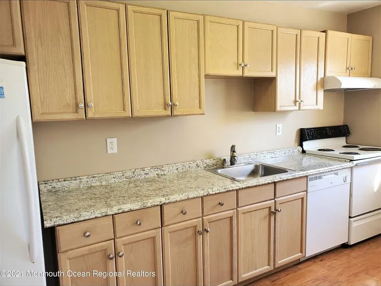 61D White St #D — Photo 5