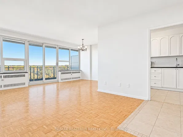 10 Shallmar Blvd, Toronto, ON