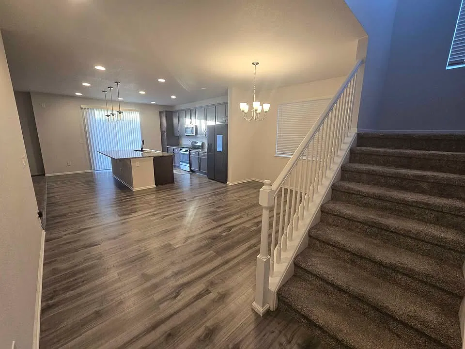 3 bed, 2.5 bath, 2444 sqft, $3,000 — Photo 2