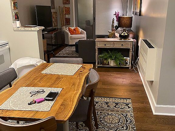 5th image of 701 Columbia St APT 113