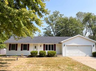 11460 Robinshire St, Temperance, MI 48182