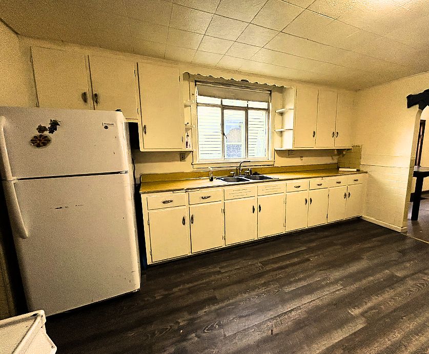 1st image of 46 Baitz Ave Unit 1
