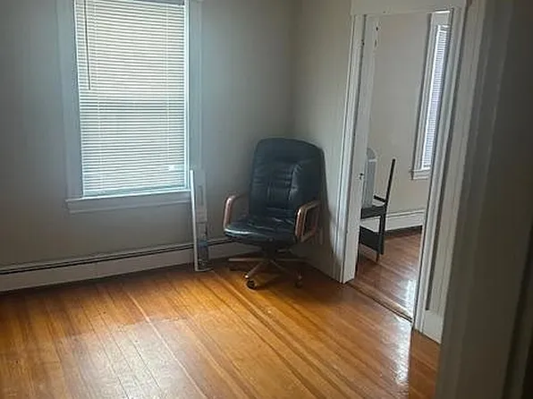 98 Apsley St #4, Hudson, MA 01749