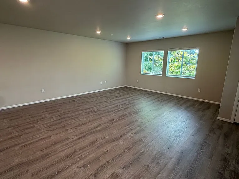 3560 Hoffman Hill Blvd — Photo 5