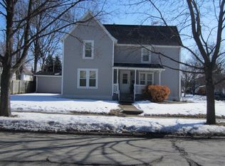 922 State St, Cedar Falls, IA 50613