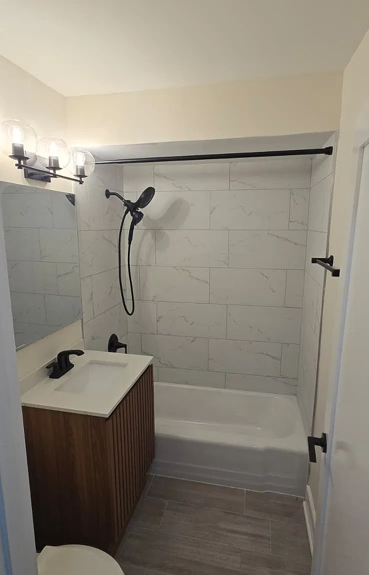 2 bed, 1.0 bath, 700 sqft, $1,799 — Photo 2